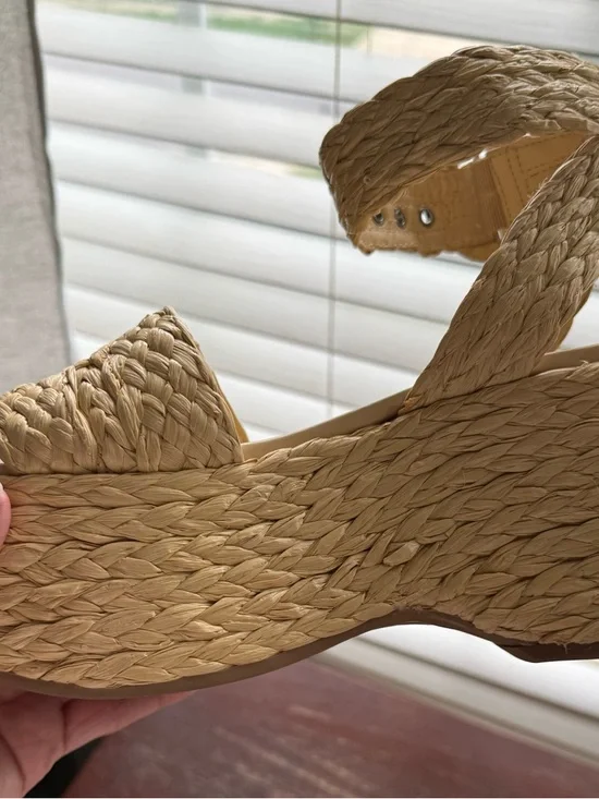 Marc Fisher steel sandal, platform, summer, 7.5M - Picture 9 of 11